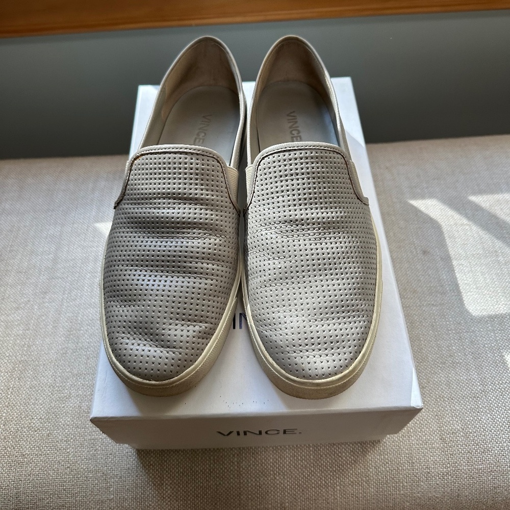 Vince Blair perforated women’s sneaker in oyster